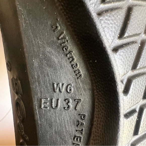 Oofos OOLaLa Women's Black Recovery Sandal Size 6 - Picture 8 of 8